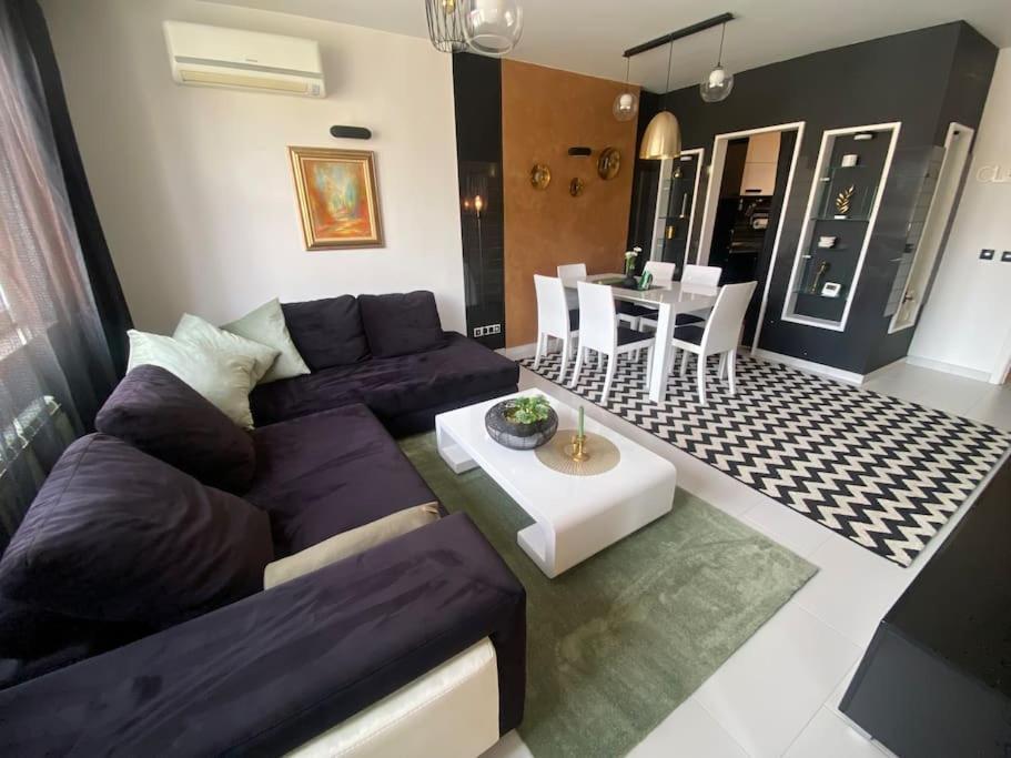 Lovely 1-Bedroom Apartament With Free Parking Sofia Buitenkant foto
