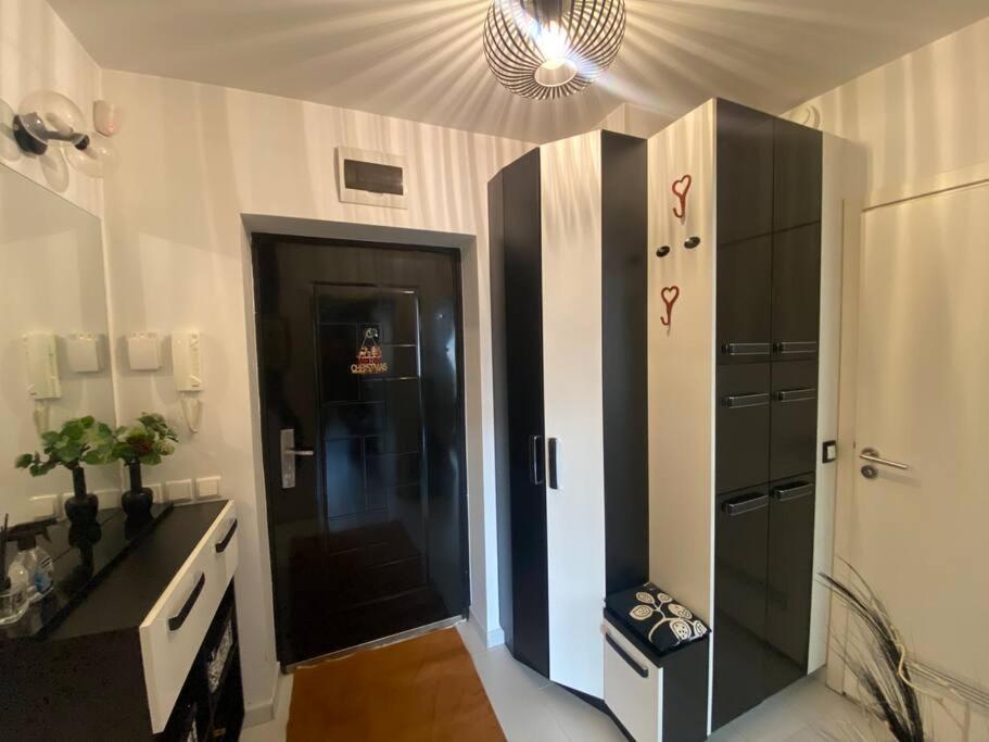 Lovely 1-Bedroom Apartament With Free Parking Sofia Buitenkant foto