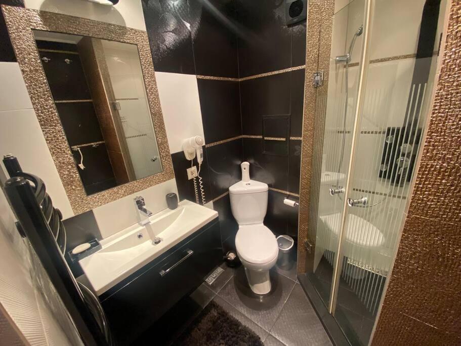 Lovely 1-Bedroom Apartament With Free Parking Sofia Buitenkant foto